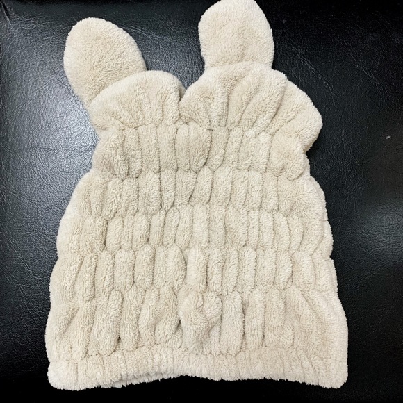 FREE w/ Purchase - Hair Drying Koala Cap - Picture 2 of 2